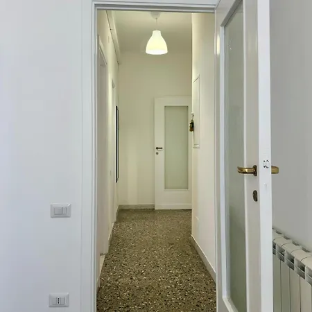 Quiet Nest In The Heart Of Gianicolo アパート